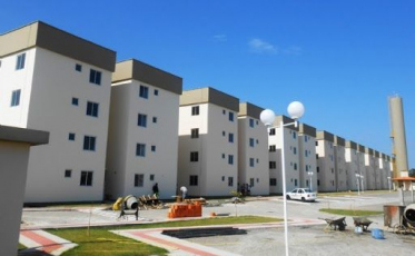 Criança que caiu de 13 metros recebe alta do hospital 