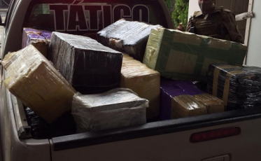 Polícia apreende mais de 3 toneladas de maconha no mesmo dia