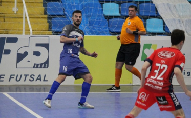 Liga Nacional de Futsal: Tubarão vence e encosta nos líderes 