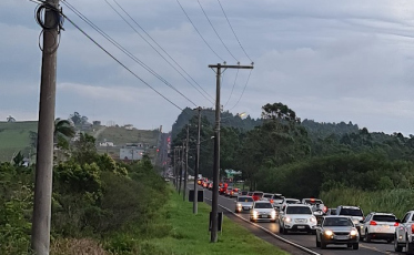 Filas na volta do Balneário Rincão