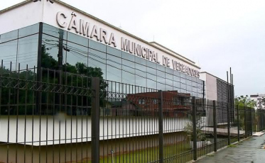 Vereadores de Araranguá propõem fim da reeleição para presidente da Câmara