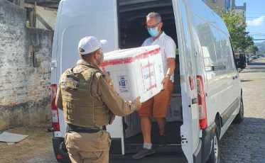 Polícia Militar participa da terceira etapa de distribuição de vacinas em SC