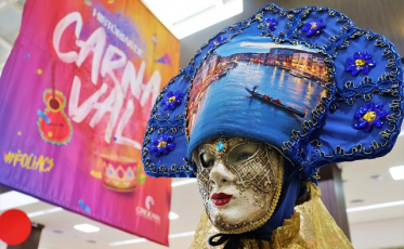 Exposição de fantasias toma conta do Criciúma Shopping