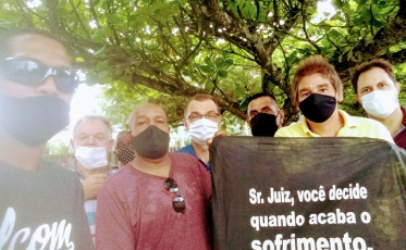 Carbonífera Criciúma: Mineiros fazem manifestação em frente ao TJSC (VÍDEO)