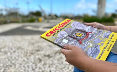 Livro 'Criciúma: uma história de todos!' é lançado e será entregue para as unidades escolares