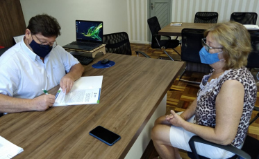 Prefeitura firma termo de colaboração com APAE