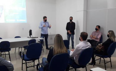 Prefeito e vice de Morro da Fumaça dialogam com empresários sobre implantação de cursos de capacitação