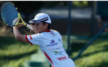 Atleta da equipe Mampituba/FME Criciúma lidera o ranking estadual de tênis