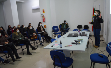 Agentes de Saúde de Morro da Fumaça recebem informações sobre a Febre Amarela