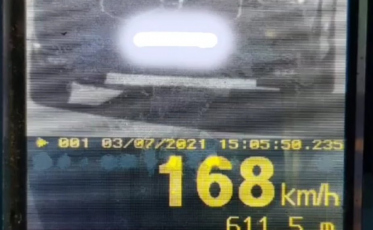 Motorista é flagrado a 168km/h na Via Rápida