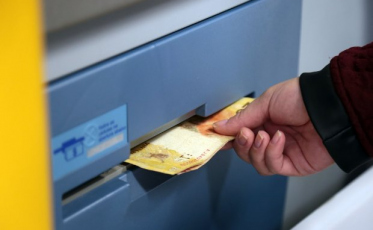 Injeção na economia com pagamento de metade do 13° salário dos servidores estaduais