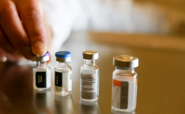 Covid-19: Estado remaneja doses e distribui vacinas para aplicação da primeira dose