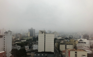 Cerração intensa irá dar lugar ao sol nesta segunda-feira, no Sul catarinense 