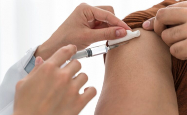 Trabalhadores da indústria voltam a ser vacinados nesta segunda-feira em Içara