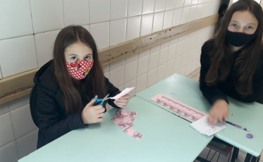 Educação financeira faz parte das atividades dos alunos do 5º ano do Colégio Satc