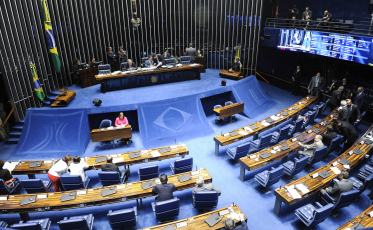 Sem coligações, CCJ do Senado aprova PEC da reforma eleitoral