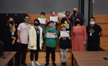 Abadeus forma jovens alunos do curso de Robótica