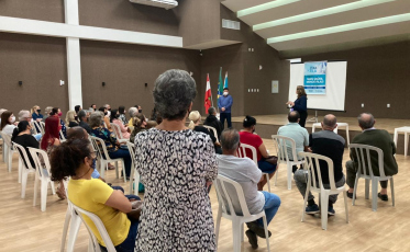 Mais de 50 içarenses recebem autorizações para próteses dentárias 