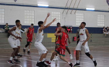 Equipes de futsal e handebol masculino de Criciúma são campeões da Olesc