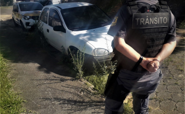 Diretoria de Trânsito irá recolher carros em situação de abandono