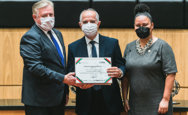 Abadeus recebe Certificação de Responsabilidade Social da Alesc