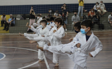 Karatê de Criciúma finaliza ano conquistando dez medalhas e destaque em competições nacionais