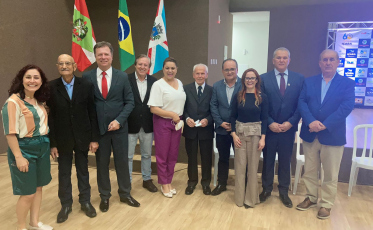 Ex-prefeitos de Içara são homenageados em noite festiva