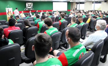 Recepção de atletas da Olesc foi marcada por emoção em Criciúma