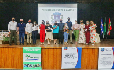 Projeto Escola Amiga é encerrado com entrega de prêmios