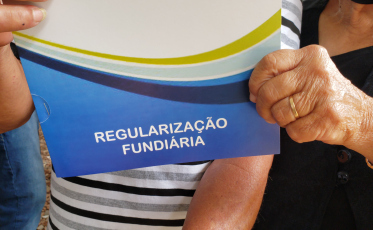 Terrenos regularizados: 293 matrículas são entregues aos moradores do loteamento Praia do Melão