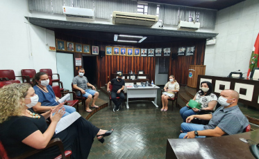 Vereadores se reúnem com secretária de saúde para discutir ações contra a pandemia