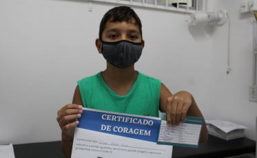 Covid-19: Crianças vacinadas em Morro da Fumaça recebem o “Certificado de Coragem”