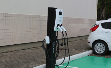 Satc instala estação de recarga para veículos elétricos
