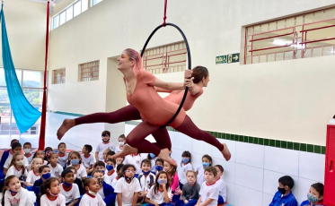 Espetáculo Circolando incentiva a imaginação e o pensamento crítico dos alunos
