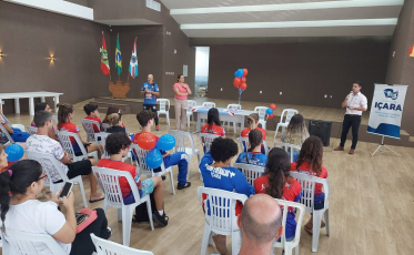 Governo de Içara recepciona karatecas no Paço Municipal