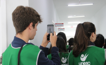 Graduação Multi Unesc: Acadêmicos conhecem realidade dos bairros de Criciúma