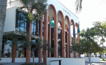 Homem que agrediu companheira com facão, chutes e socos por várias horas é condenado
