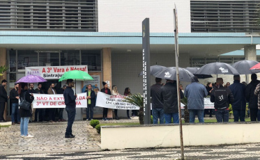 Servidores protestam contra transferência da Vara do Trabalho de Criciúma