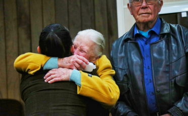 Vídeos do projeto 130 anos, 130 histórias são entregues para famílias de Nova Veneza