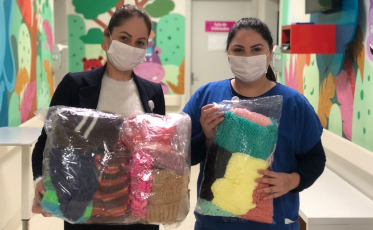 HSJosé recebe doações de gorros de lã para pacientes em tratamento oncológico