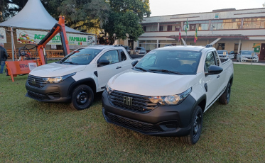 Agricultura e obras recebem novos veículos em Turvo