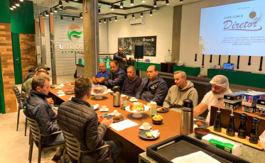 Para integrar colaboradores, Fumacense Alimentos realiza “Café com o Diretor”