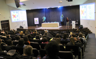 Dor crônica em debate durante simpósio realizado na Unesc