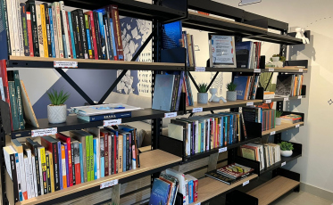 Com mais de 600 livros, Empresas Icon inauguram biblioteca Hilário Accioly de Freitas