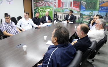 Assinados contratos de compra de terrenos no Loteamento Industrial do Verdinho em Criciúma