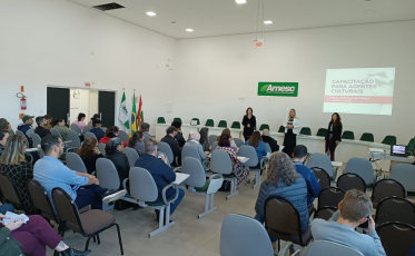 Agentes culturais da Amesc e Amrec participam de treinamento