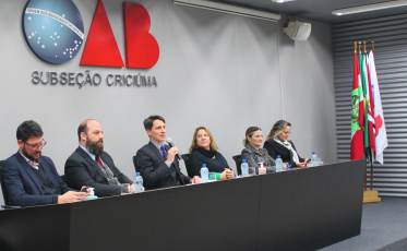 Câmara Municipal realiza Sessão Especial em homenagem aos 45 anos da OAB Criciúma