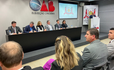 Câmara Municipal homenageia OAB Criciúma pelos 45 anos