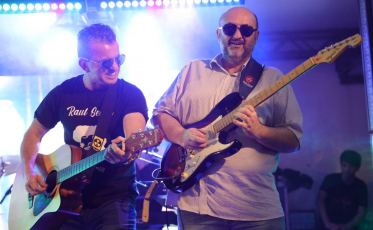 Mês do rock com tributo a Raul Seixas e feira do vinil no Criciúma Shopping