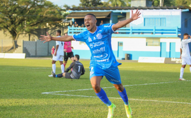 Caravaggio: Aos 21 anos, João Arroio celebra primeiro gol como profissional 